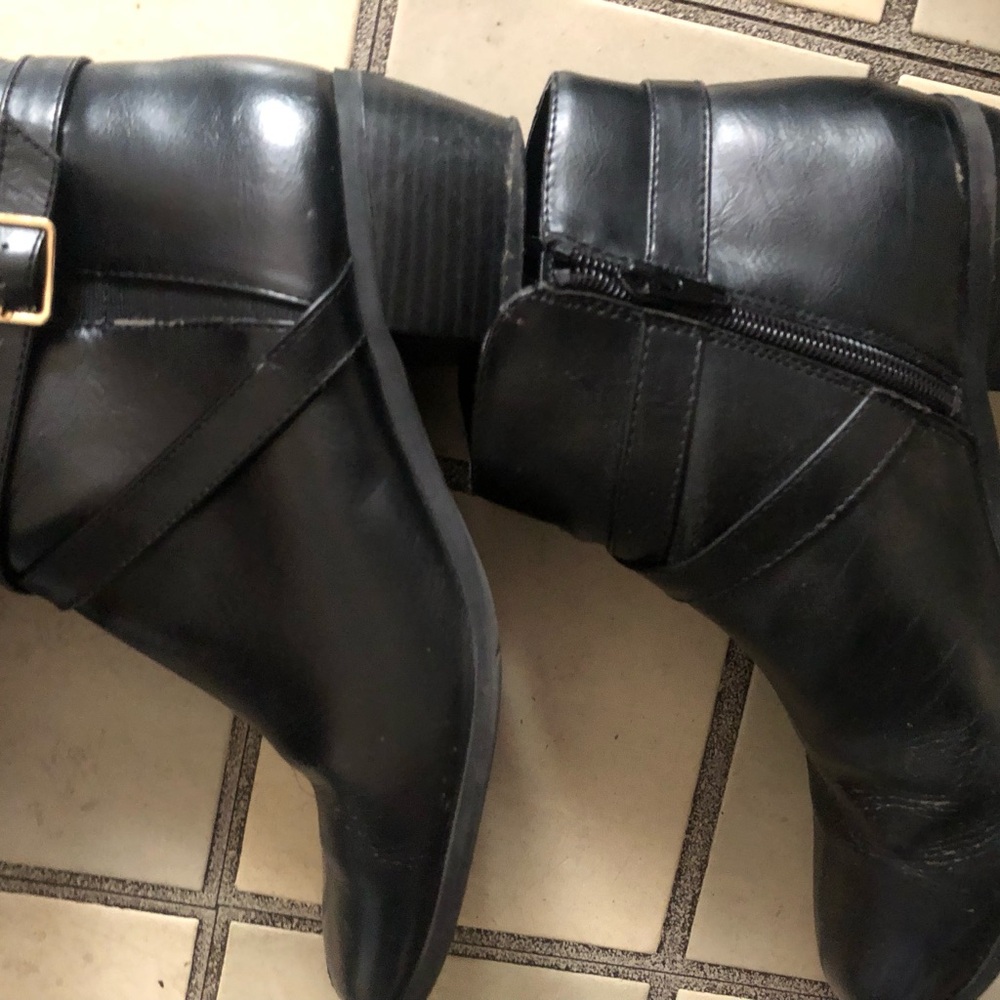 Boots - Picture 3 of 6